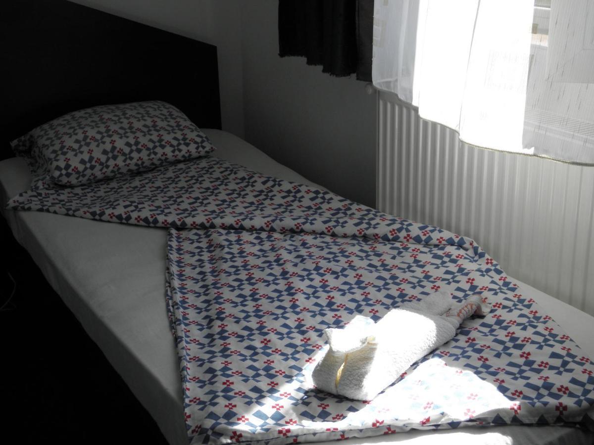 Golden Pension Târgu Jiu Екстериор снимка