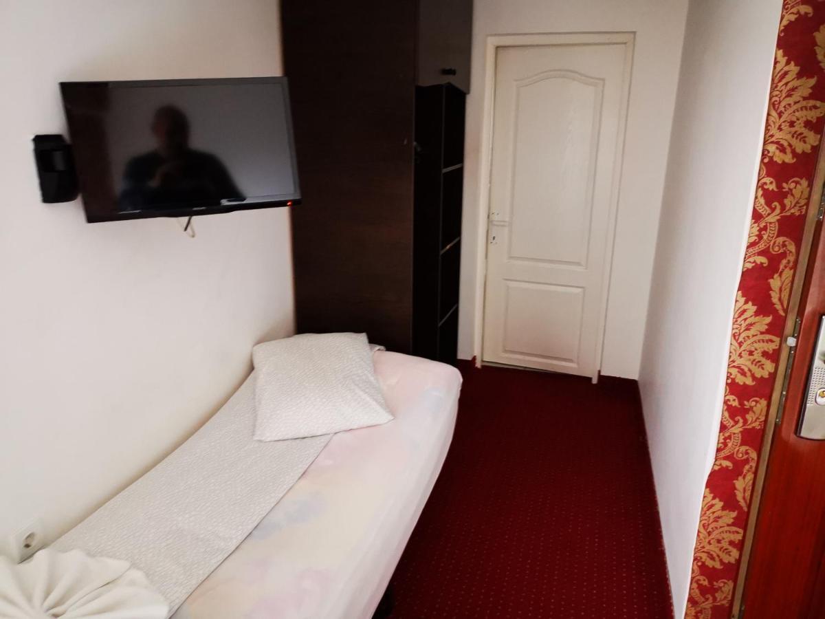 Golden Pension Târgu Jiu Екстериор снимка