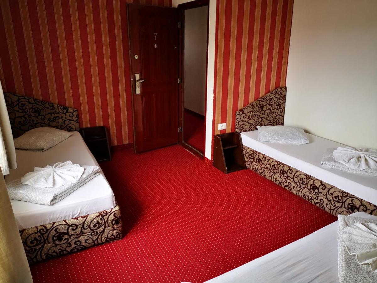 Golden Pension Târgu Jiu Екстериор снимка