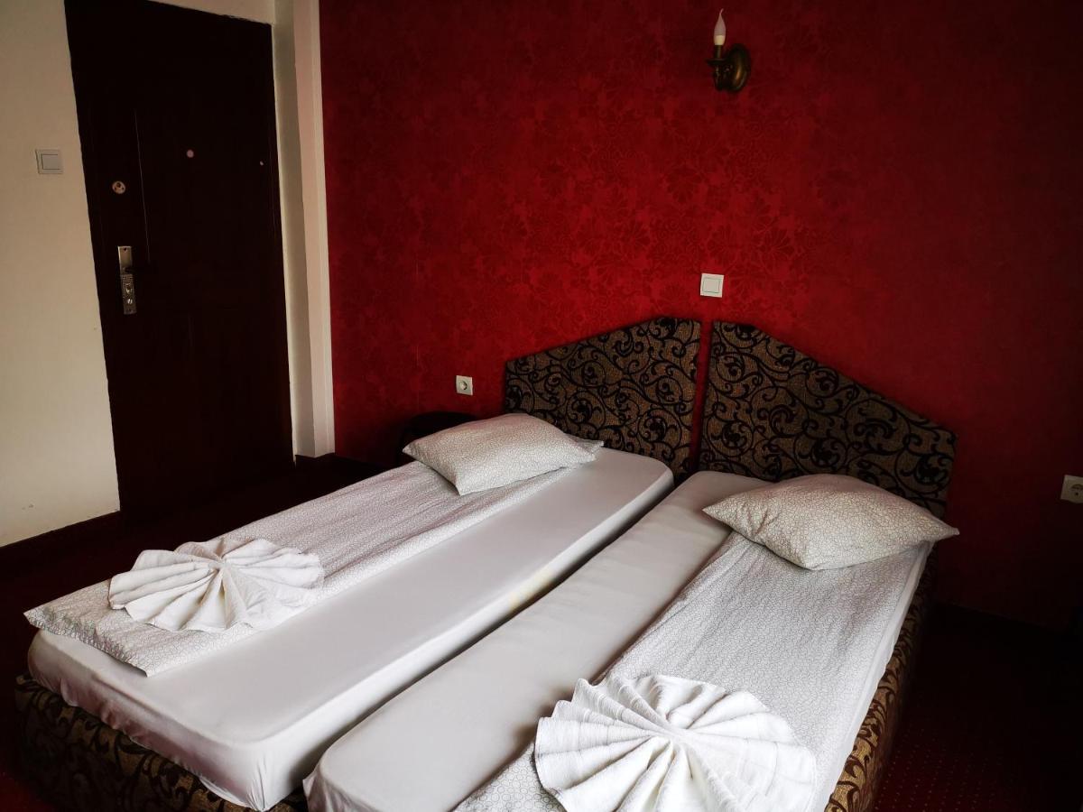 Golden Pension Târgu Jiu Екстериор снимка